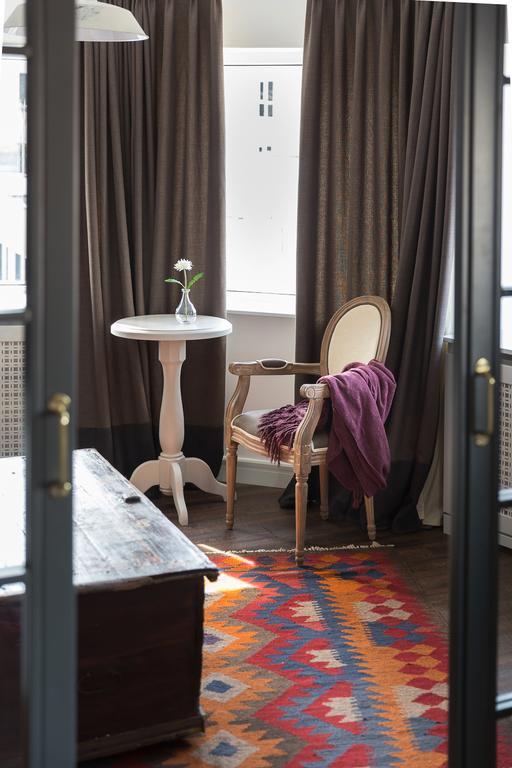 Bohemian Old Town Boutique דירה
